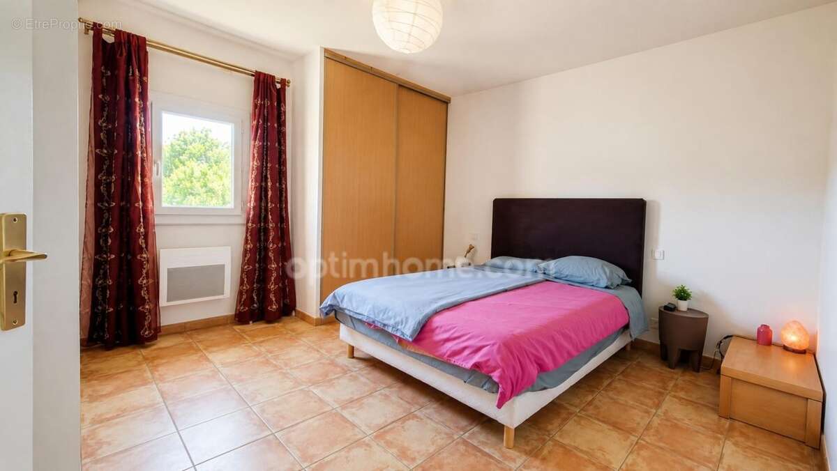 A Vendre Maison 237 m² double habitation possible et terrain arboré MEZEL (04) - photo 10
