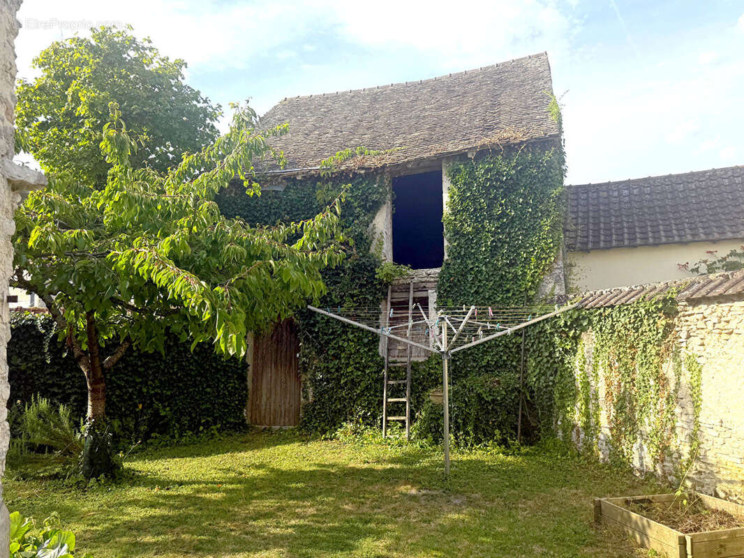 Maison à HOUDAN