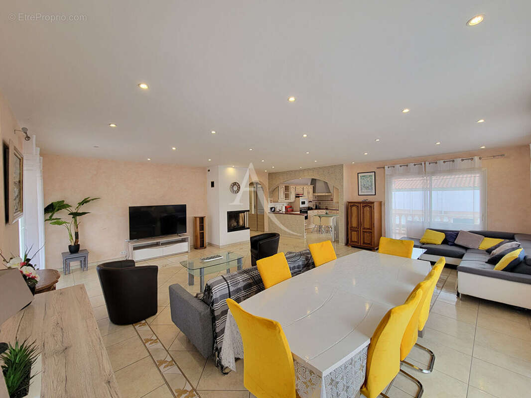 Maison à LATOUR-BAS-ELNE