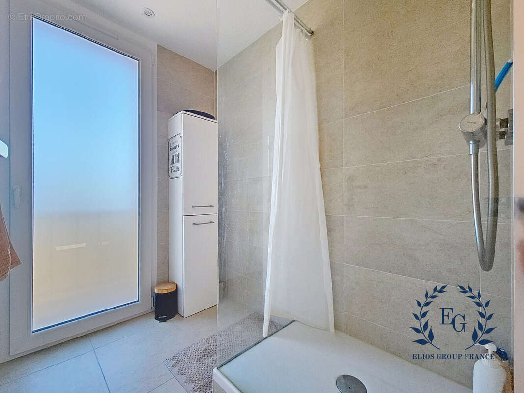 Appartement à SAINT-CYR-SUR-MER