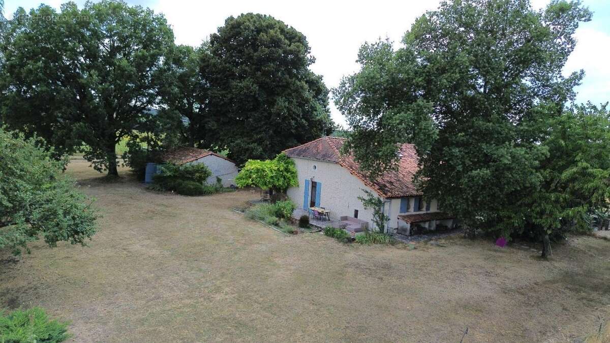 Maison à BELLON