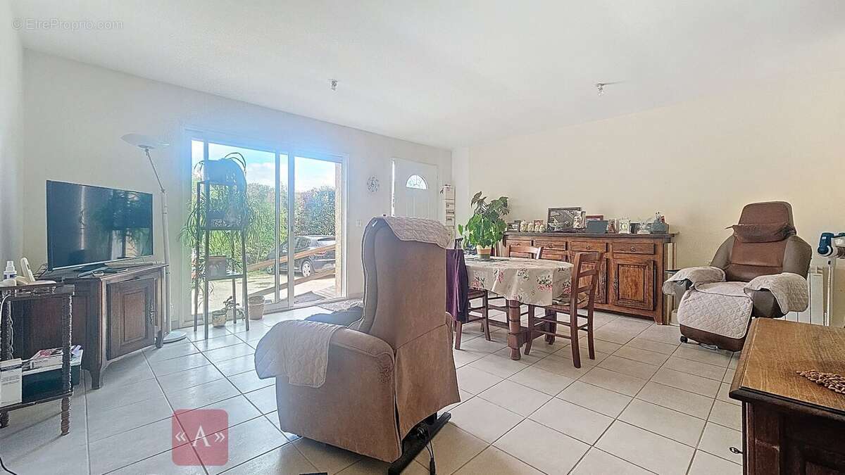 Appartement à SAINT-SULPICE