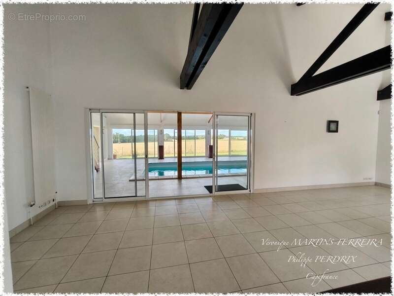 Maison spacieuse avec piscine intérieure et très belles prestations - photo 7