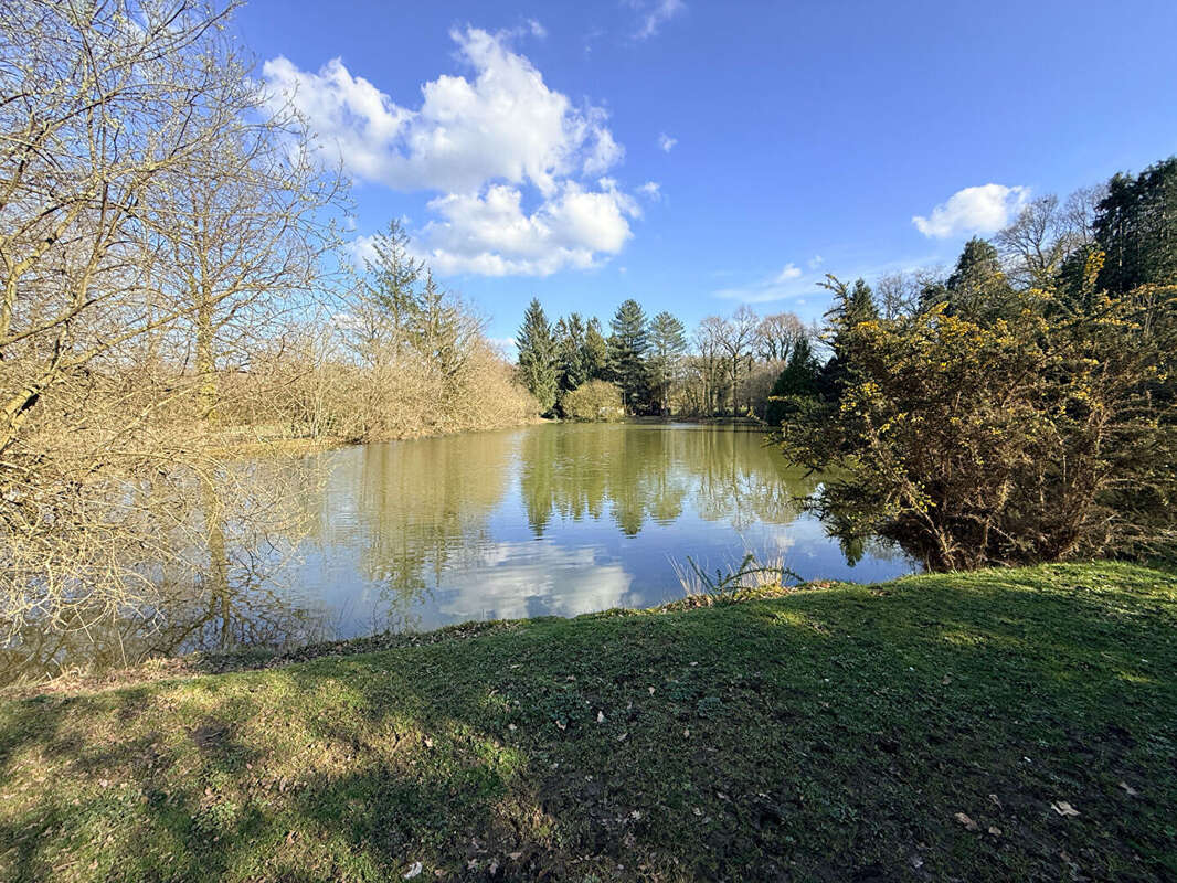Terrain à COMBOURG