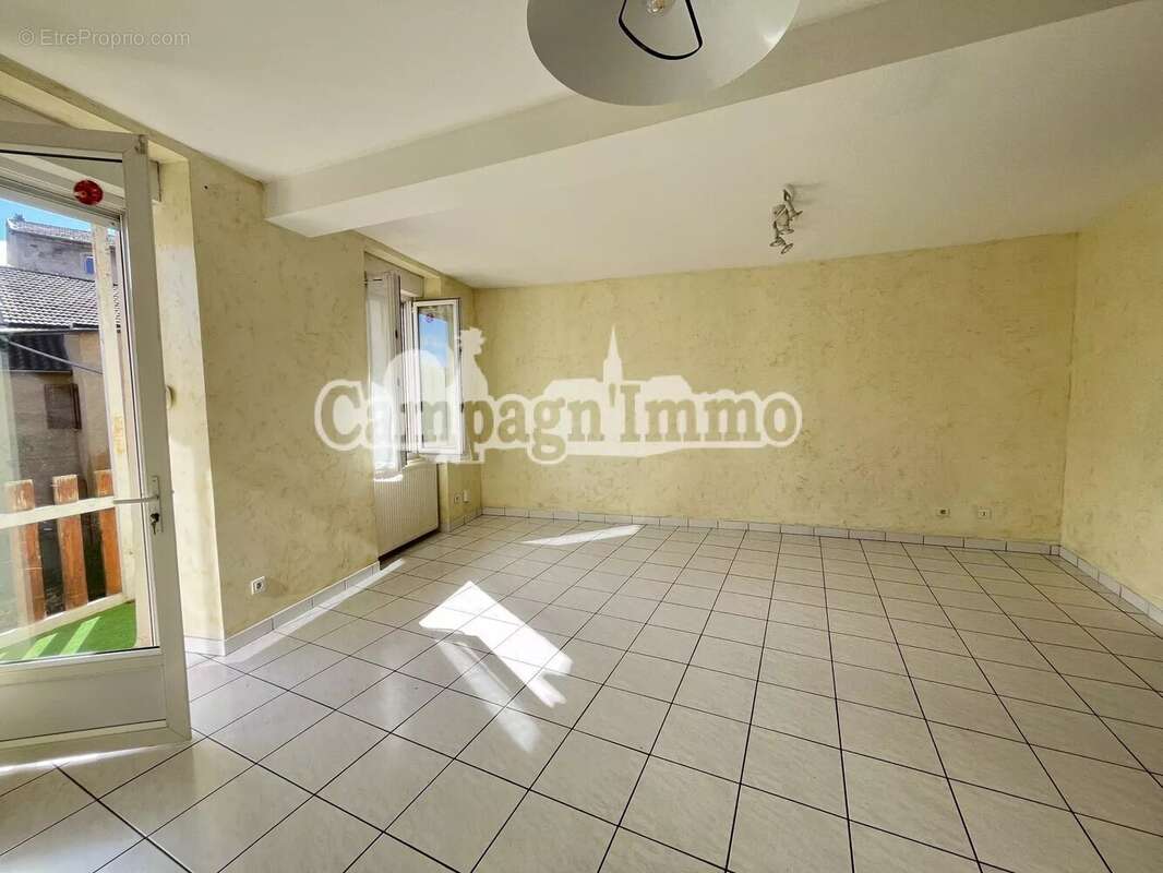 Appartement à PONTCHARRA-SUR-TURDINE