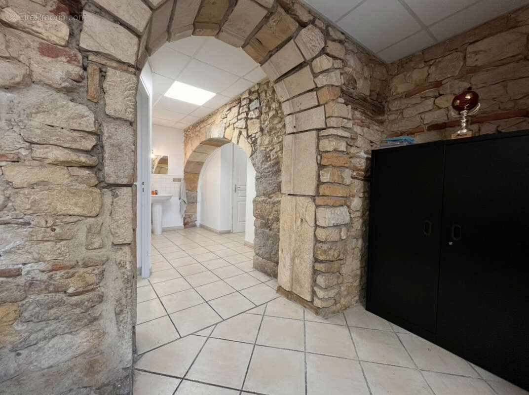 Commerce à JASSANS-RIOTTIER