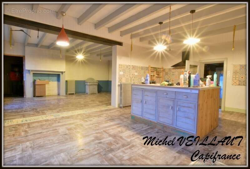 Maison à PARAY-LE-FRESIL