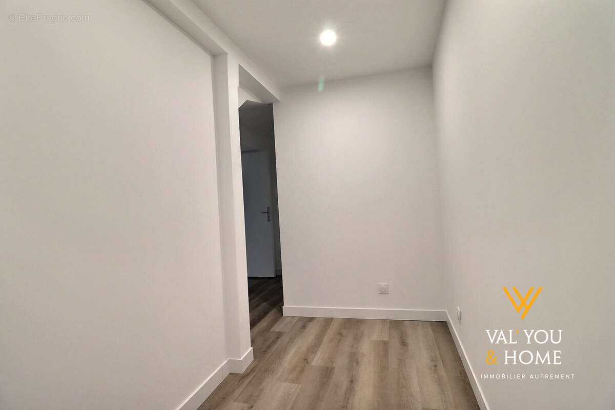 Local Professionnel/Investisseur/Primo-accédant T1bis de 27 m2 - photo 7