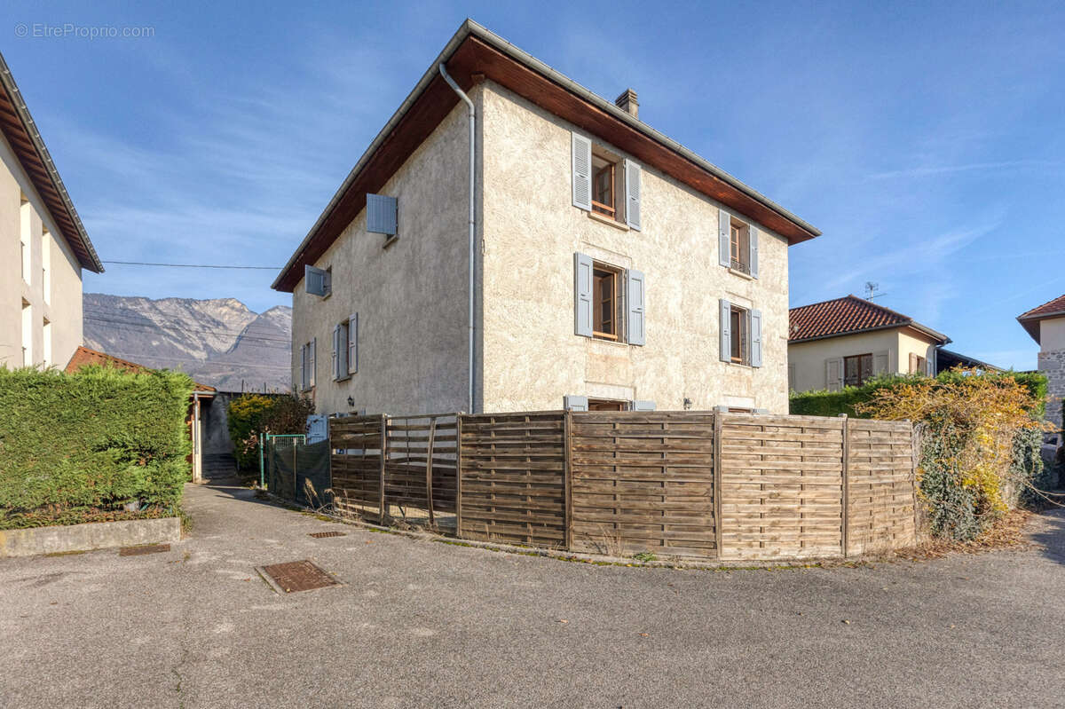 Appartement à SAINT-NAZAIRE-LES-EYMES