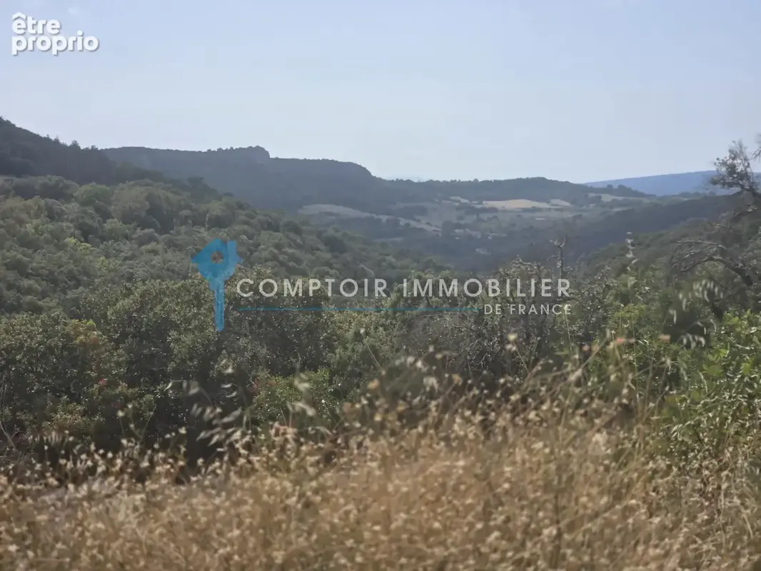 Photo Terrain à Saint-Saturnin-Les-Apt au prix de 11 115€