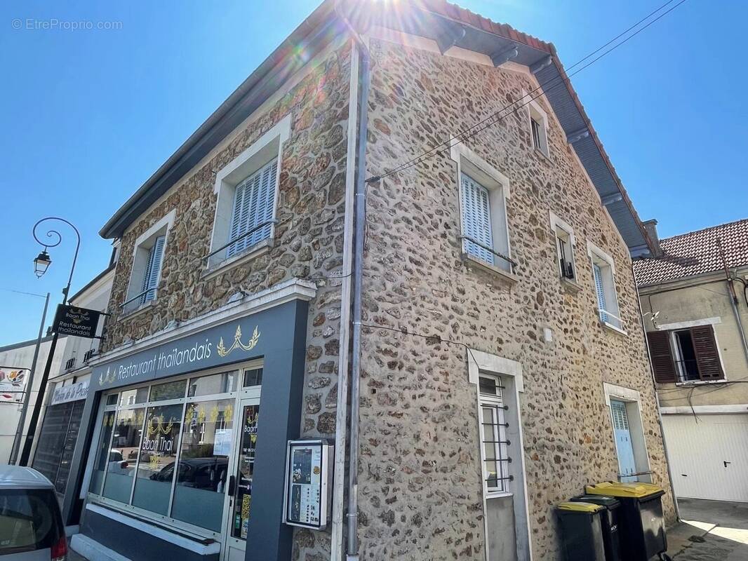 Appartement à FONTENAY-TRESIGNY