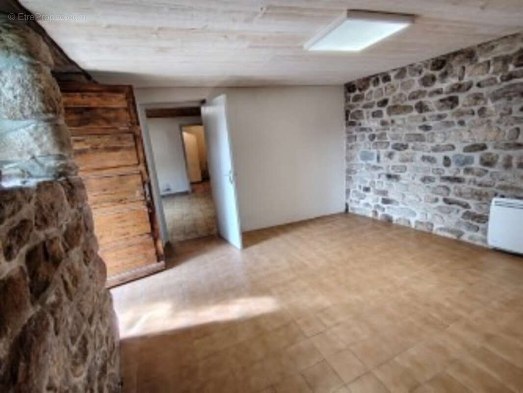 Maison en pierres à vendre 7 pièces SAINT MARTIN DE VALAMAS (07) - photo 12