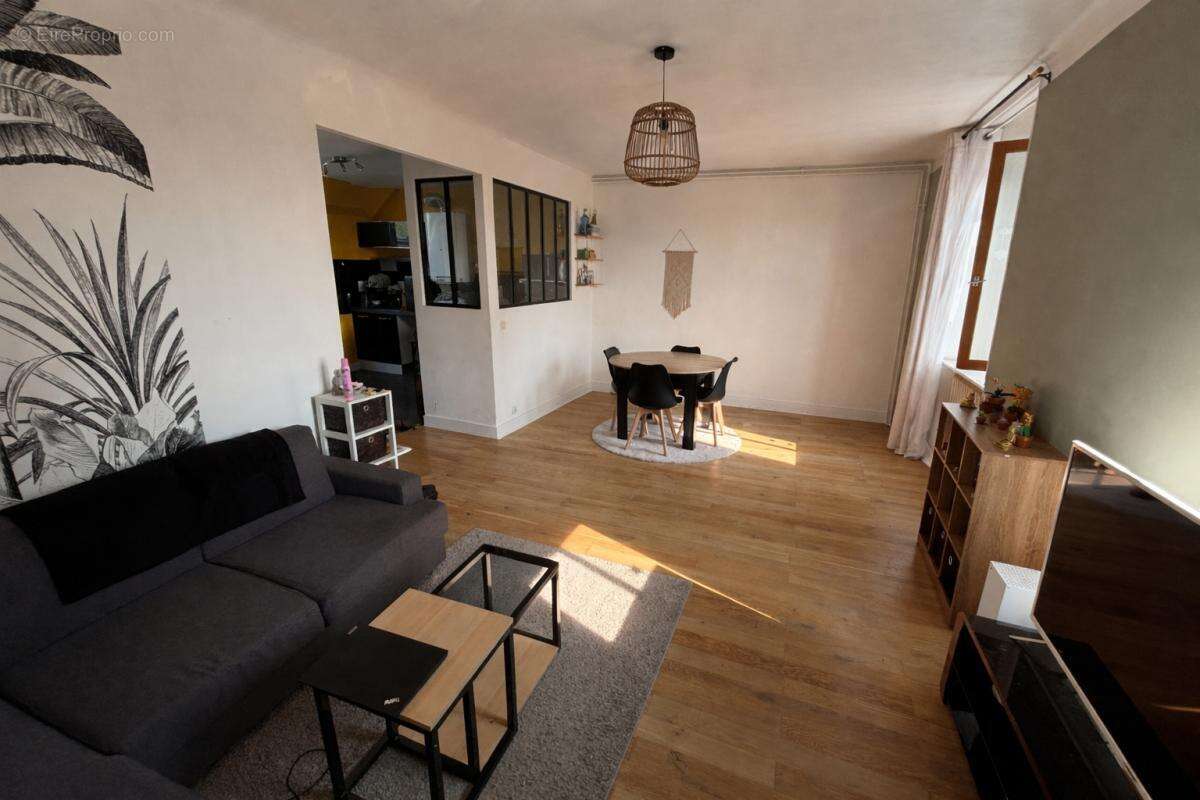 Appartement à CORBEIL-ESSONNES
