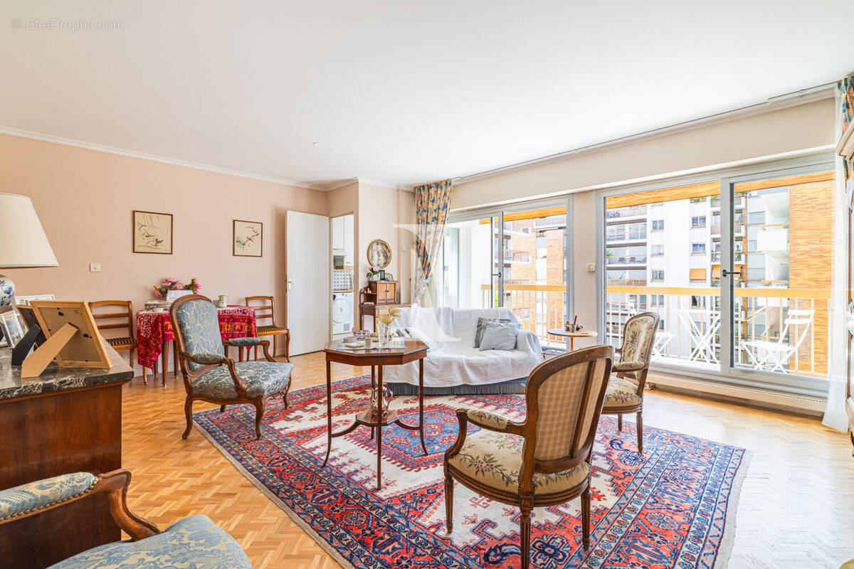 Appartement à PARIS-11E