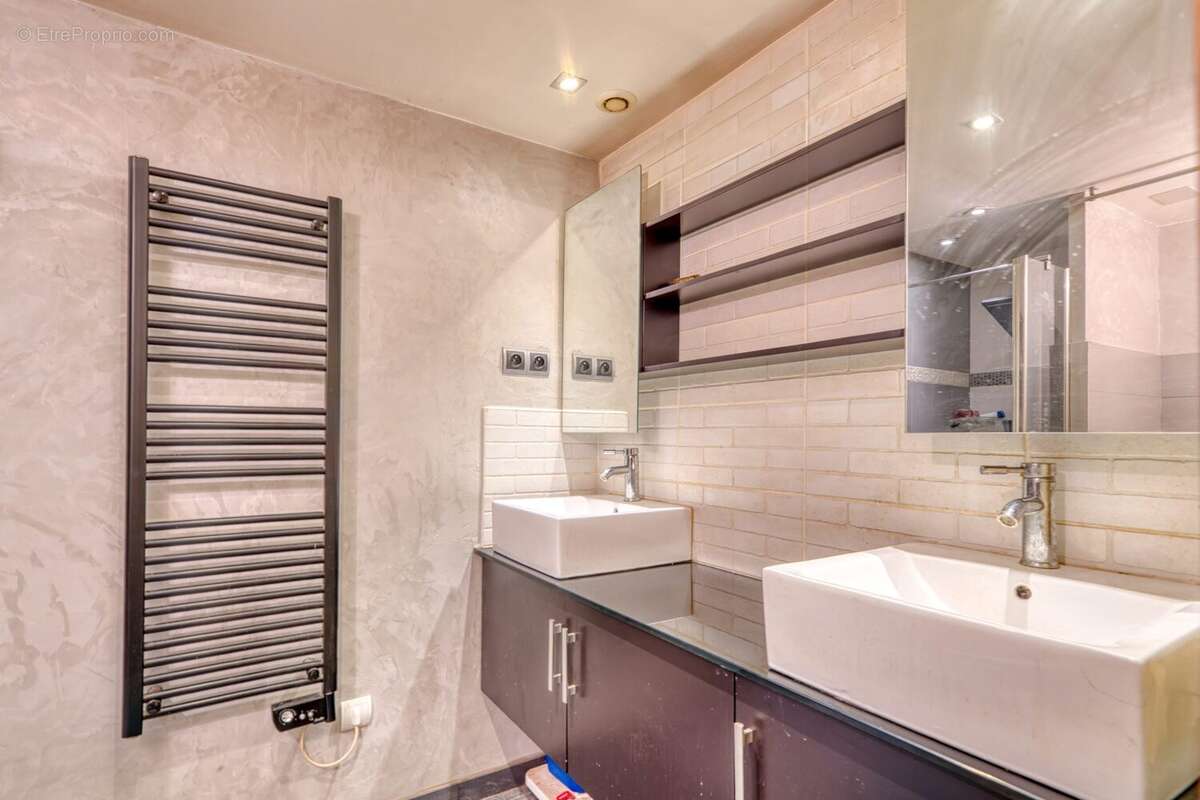 Maison 84 m² à Saint-Fons  - photo 4
