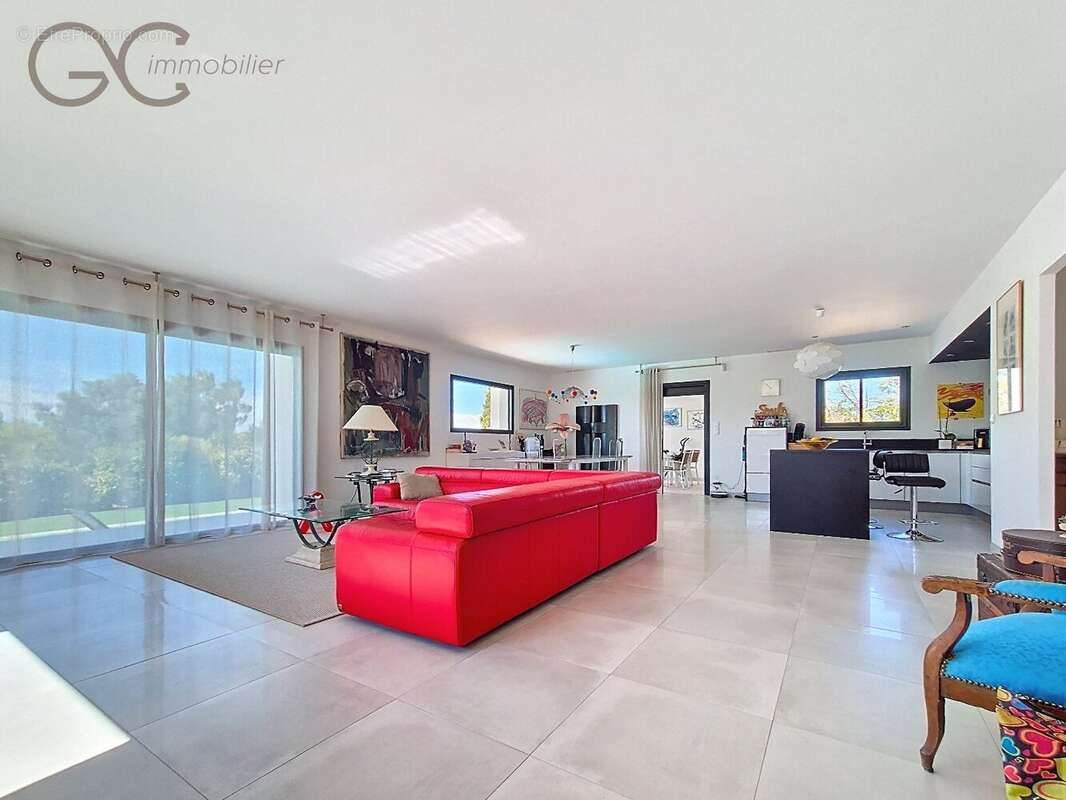 Maison à NISSAN-LEZ-ENSERUNE