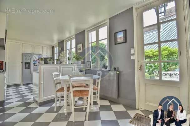 Maison à NOGENT-LE-ROI