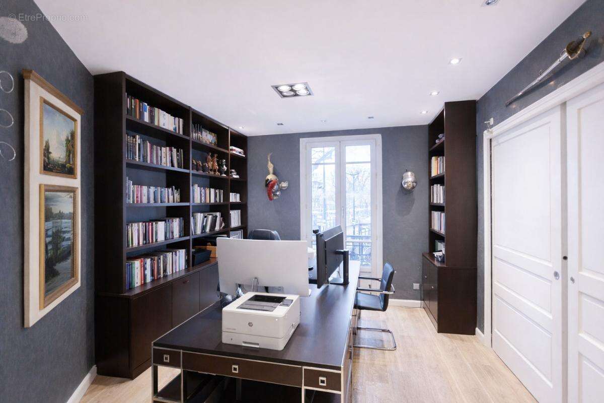 Commerce à PARIS-17E