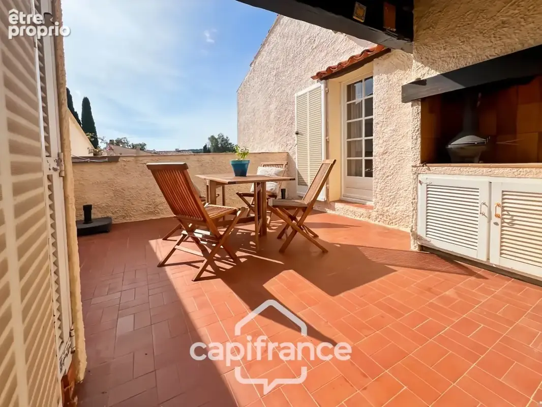 Appartement à vendre 4 pièces PORQUEROLLES (83), rare à la vente appartement 2 terasses et cave, vue et calme - photo 7