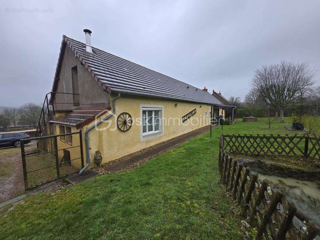 Maison à SAINT-BENIN-D'AZY