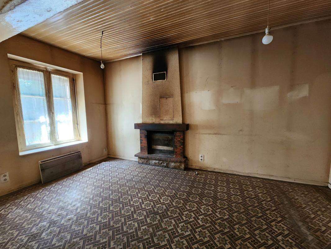 Maison à SAINT-AGIL