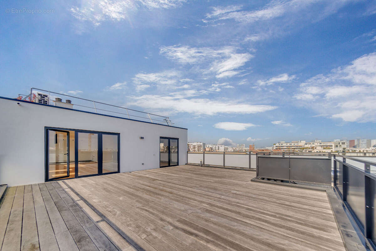 Appartement à PARIS-15E