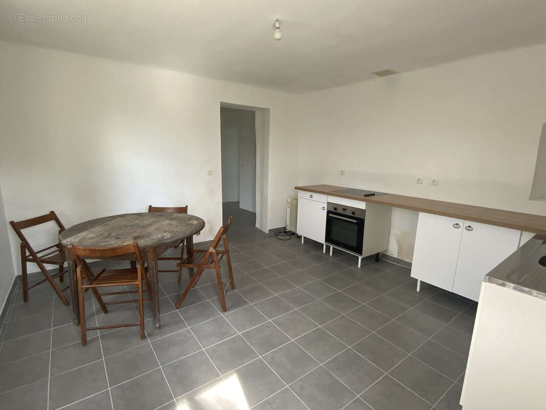 Maison à RIBAUTE-LES-TAVERNES