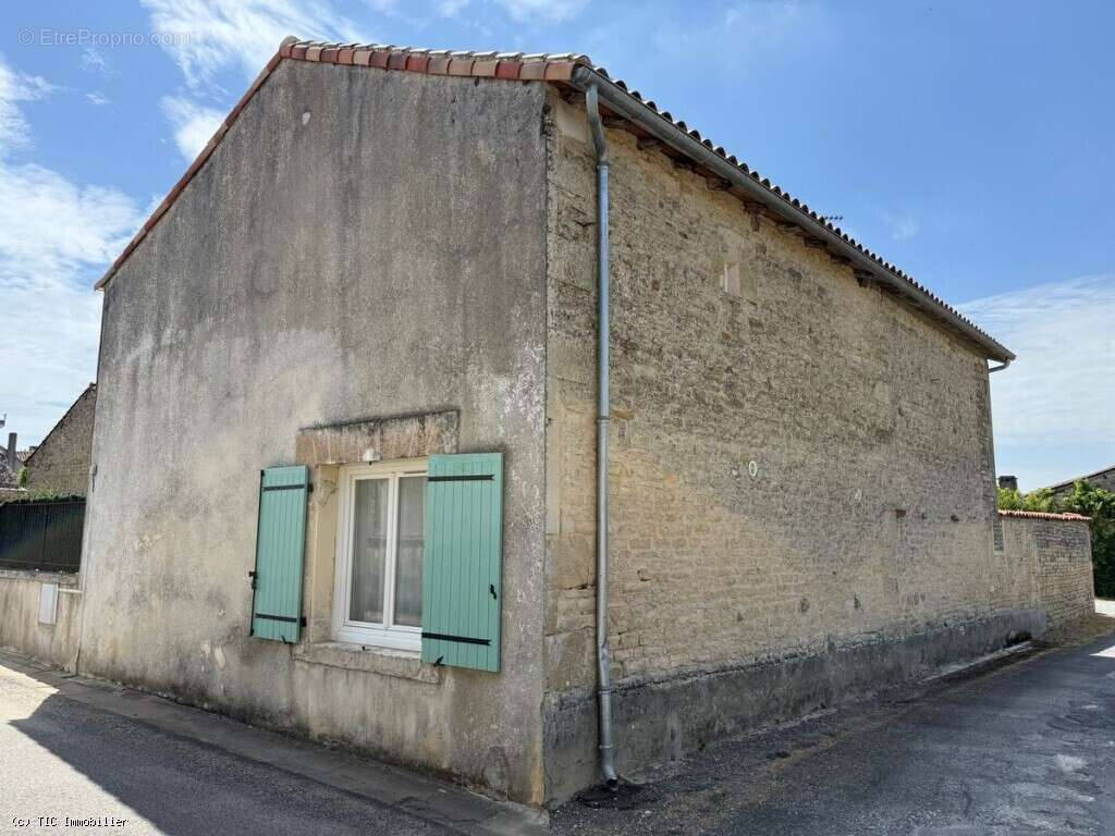 Maison à VILLEFAGNAN