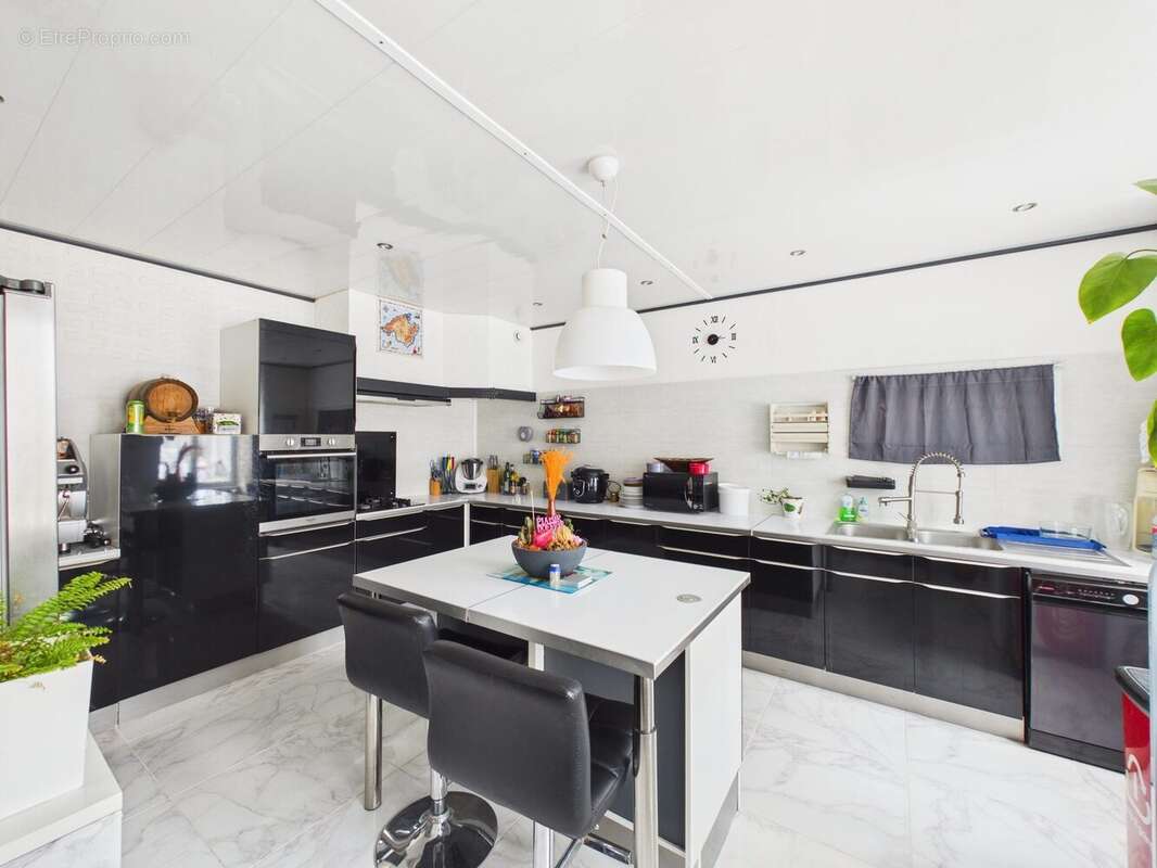 Maison à NEUVILLE-SUR-VANNES