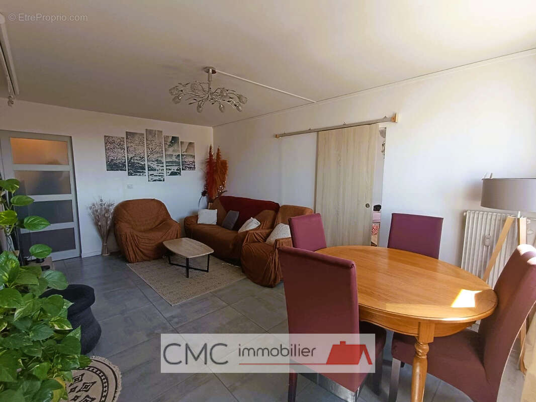 Appartement à MAINVILLIERS