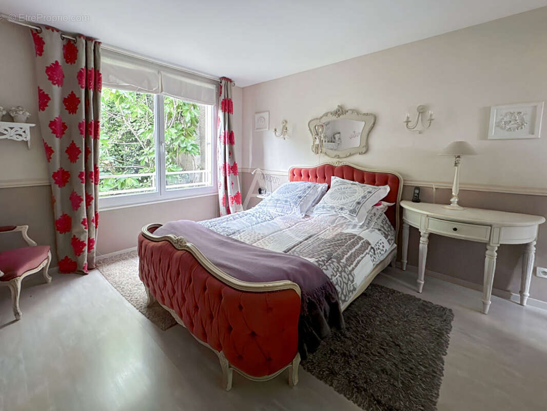 Maison à JOUY-LE-MOUTIER