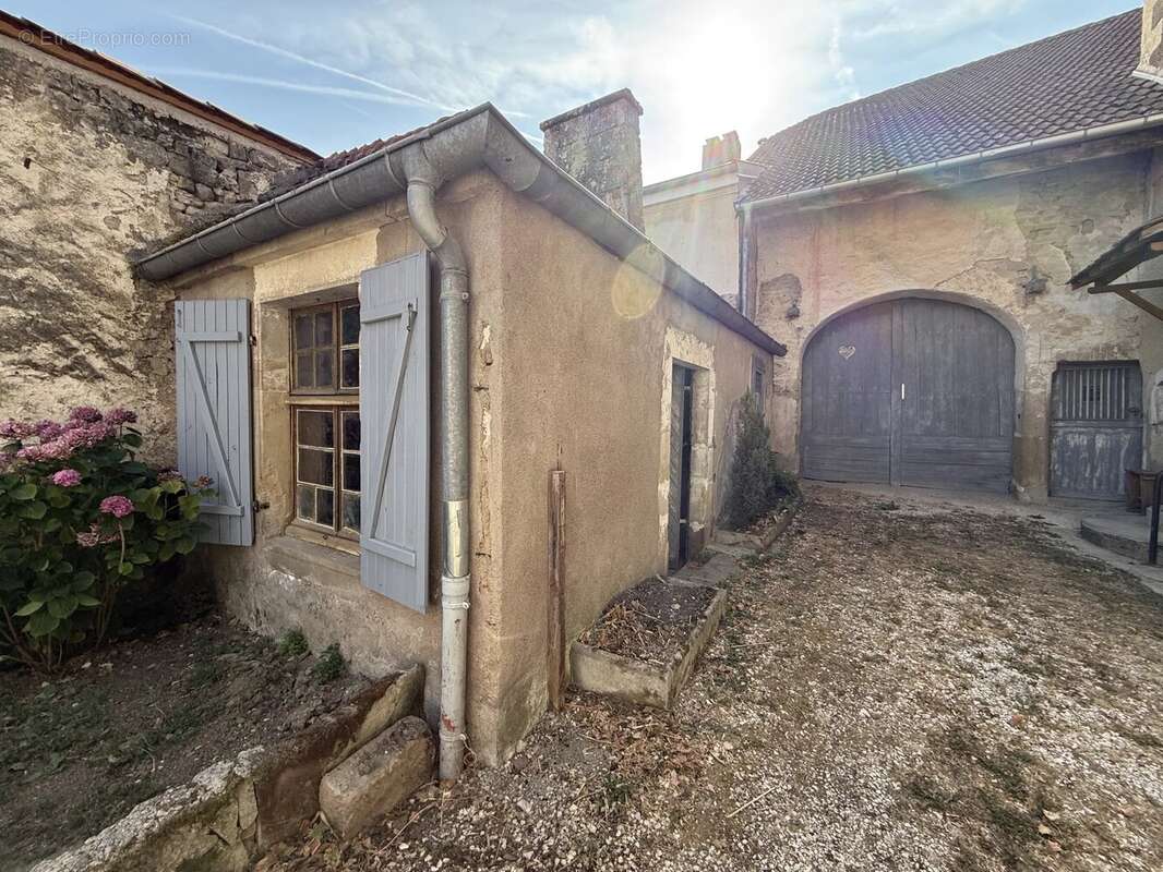 Authentique ferme-bourgeoise de village à Melay – “l’Ibiza du Nord” - photo 30