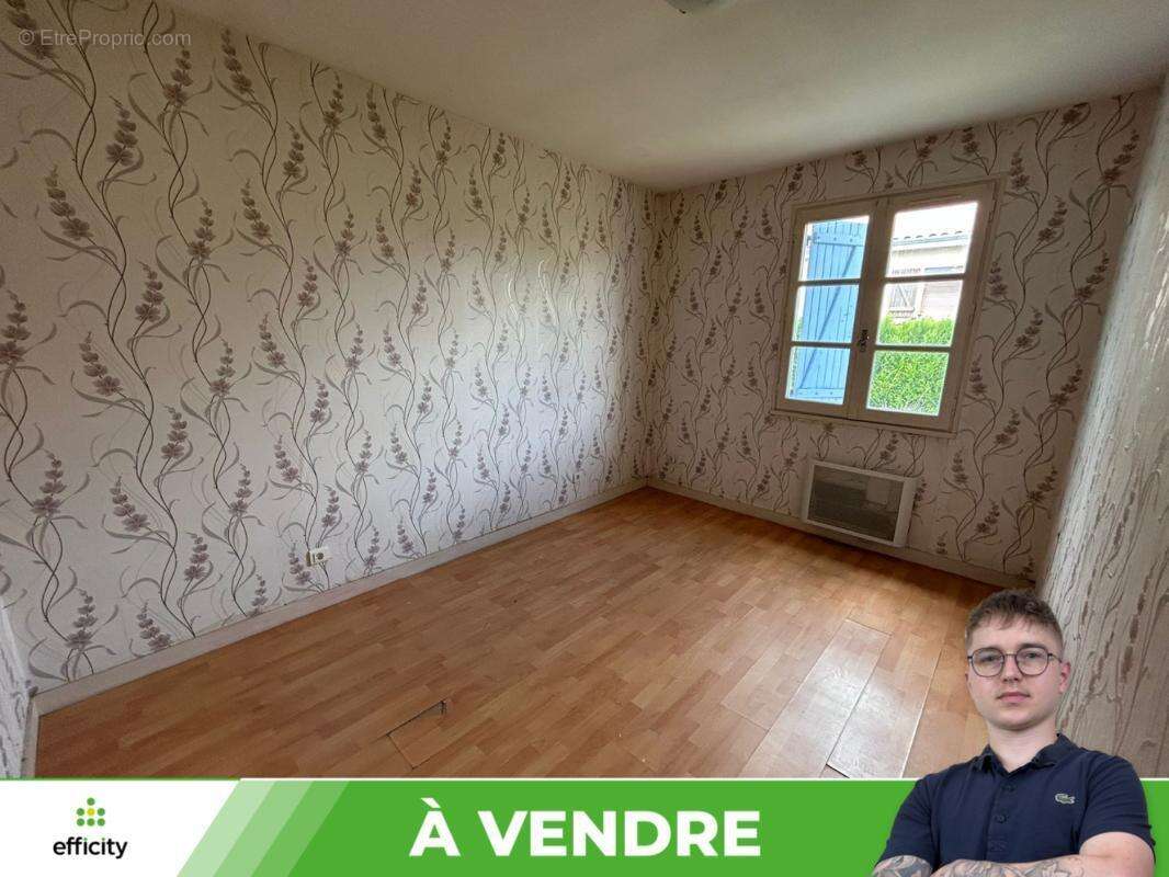 Maison à MONTS-SUR-GUESNES