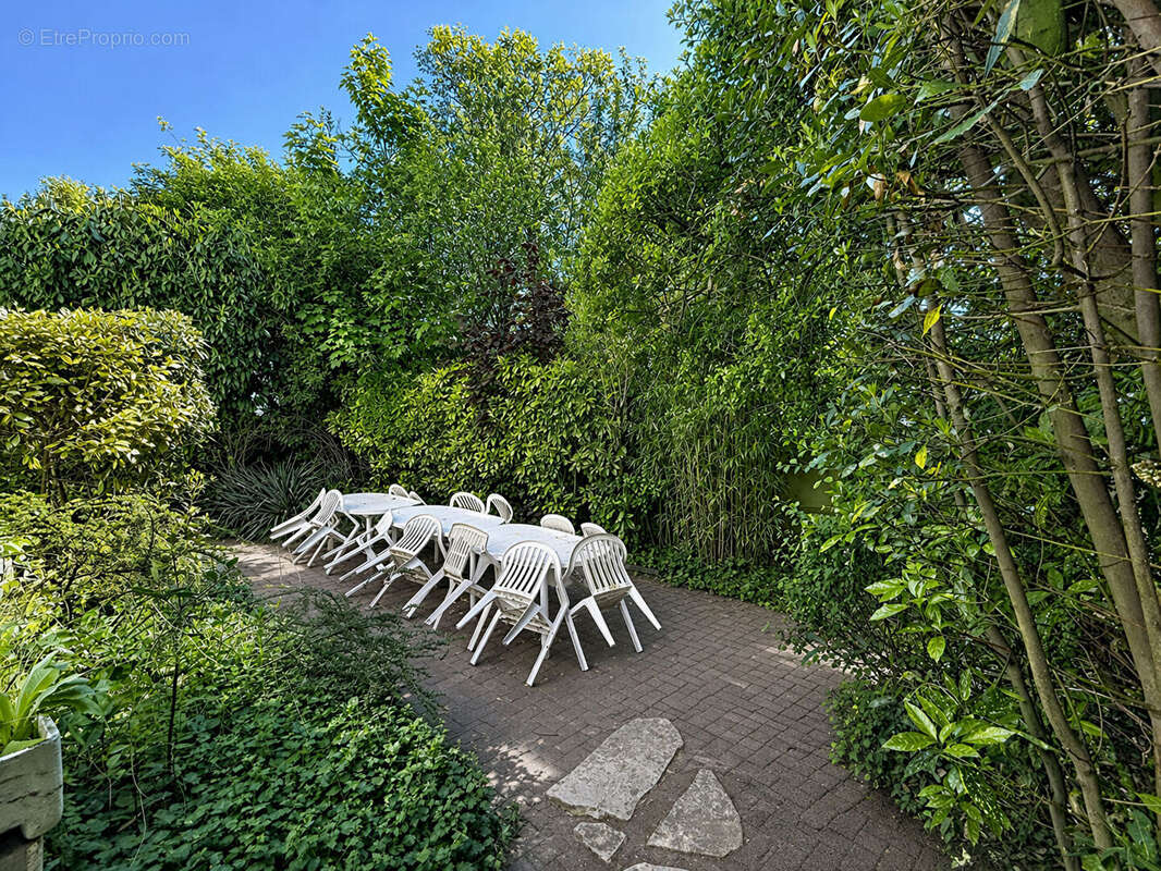 Maison à SURESNES