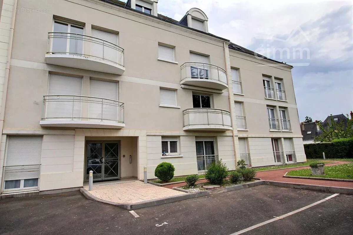 Appartement à BALLAN-MIRE