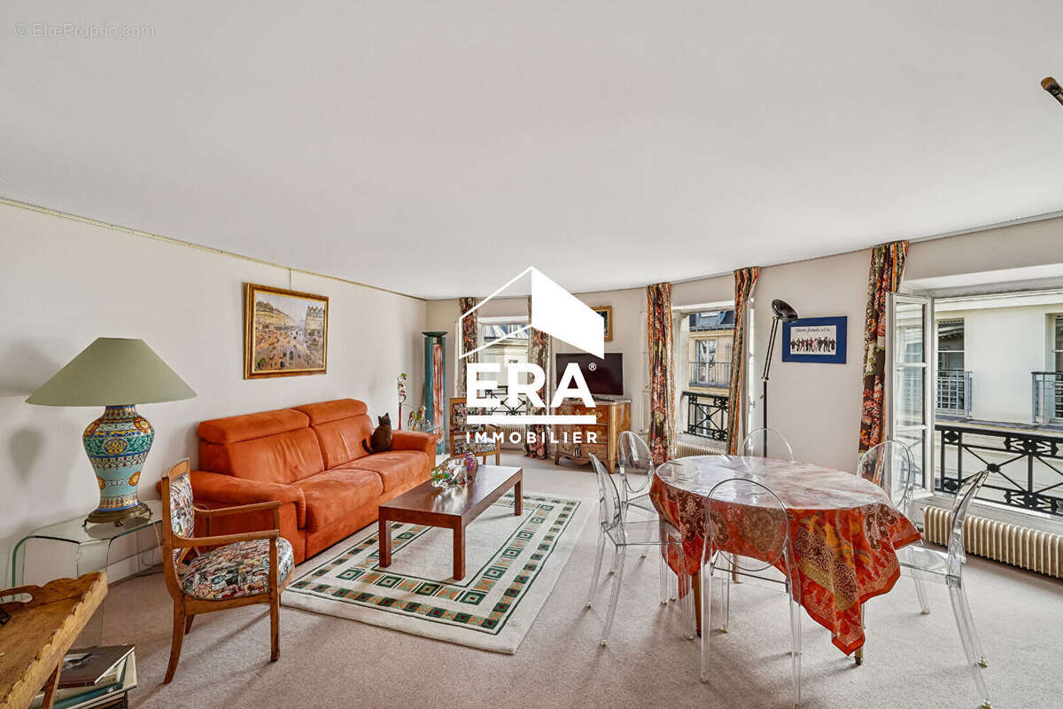 Appartement à PARIS-2E