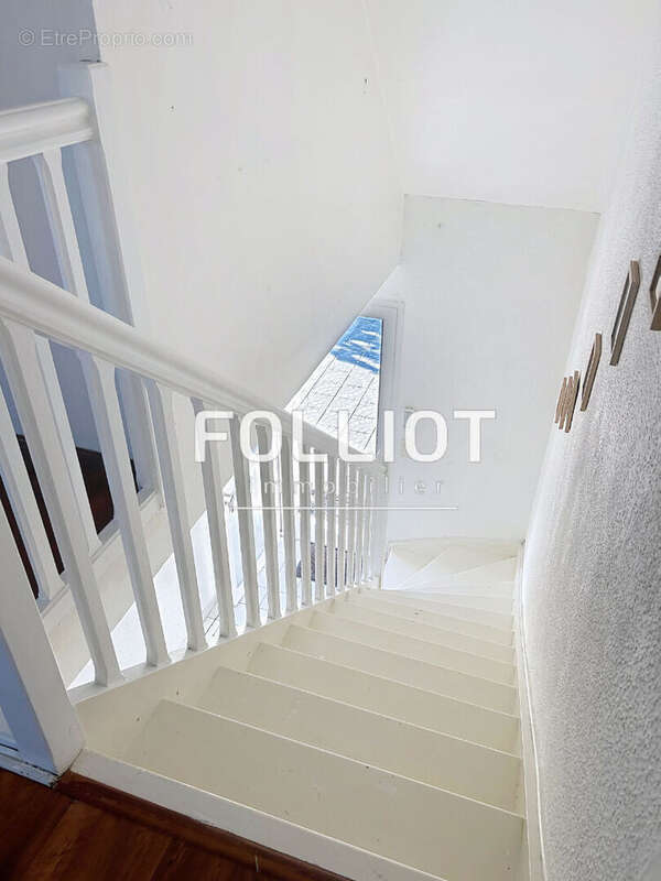 Maison à DRAGEY-RONTHON