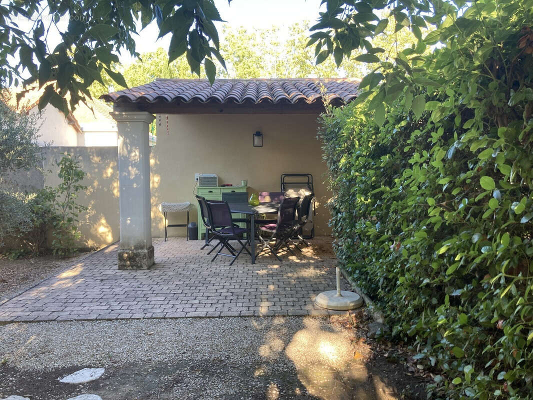 CHARLEVAL Maison T6, 110 m² en R+1 , garage - photo 4