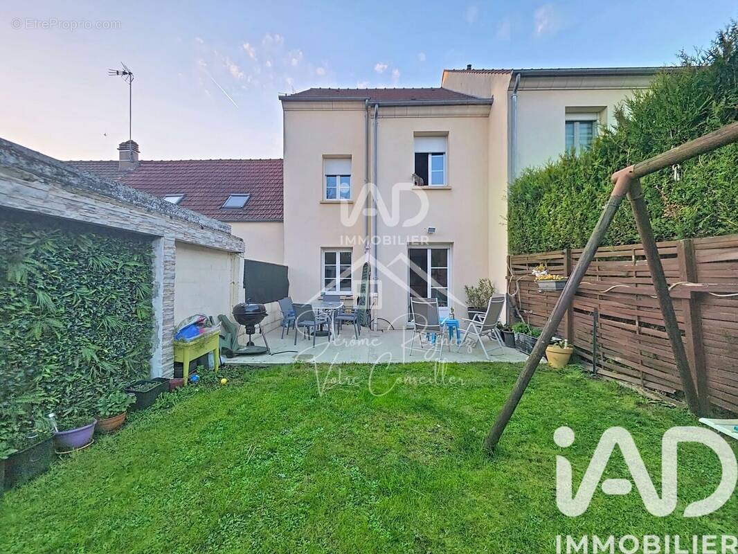 Photo 1 - Maison à LE PLESSIS-BELLEVILLE