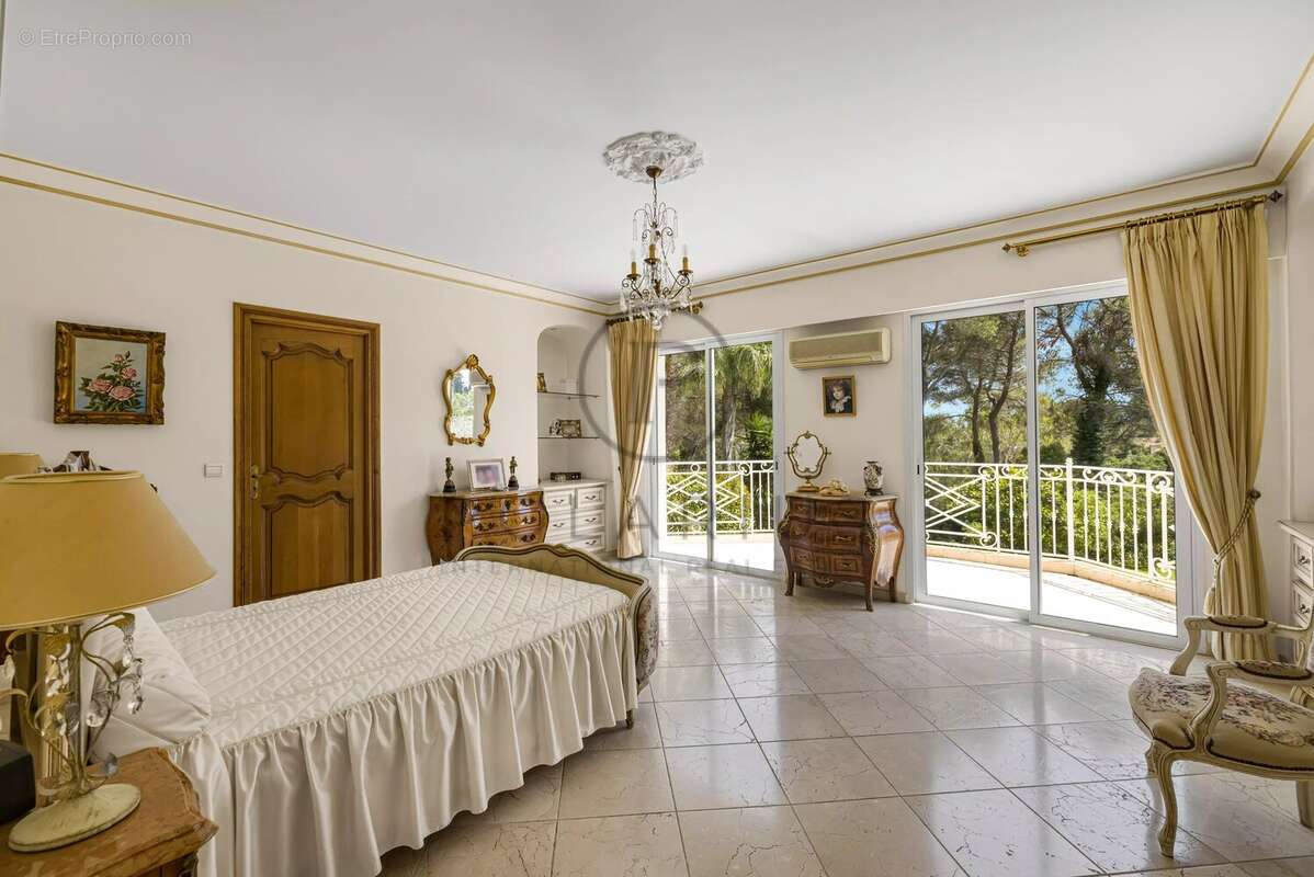 Maison à MOUGINS