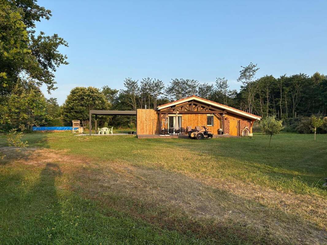 Photo 6 - Commerce à LACQUY