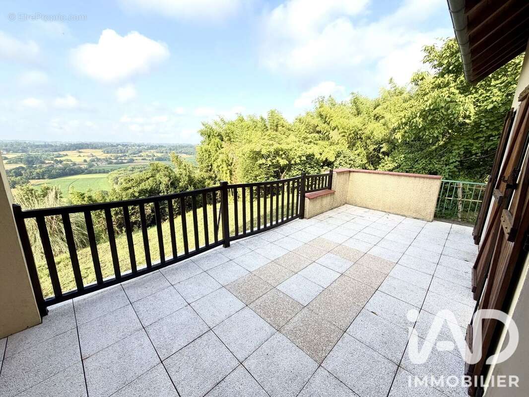 Maison 115 m² à Pimbo  - photo 2