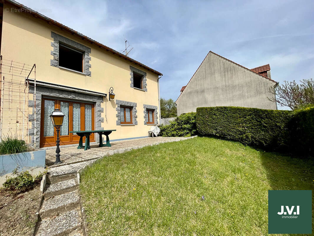 Maison à MONTMORENCY