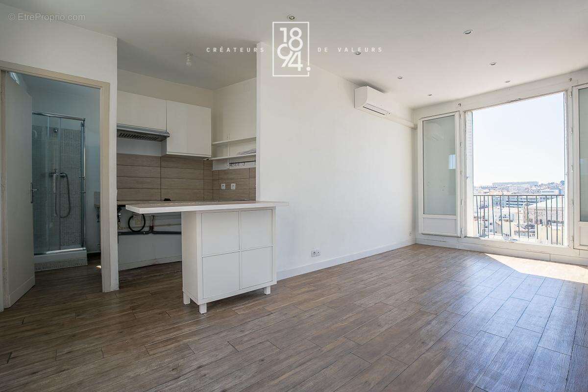 Appartement à MARSEILLE-6E