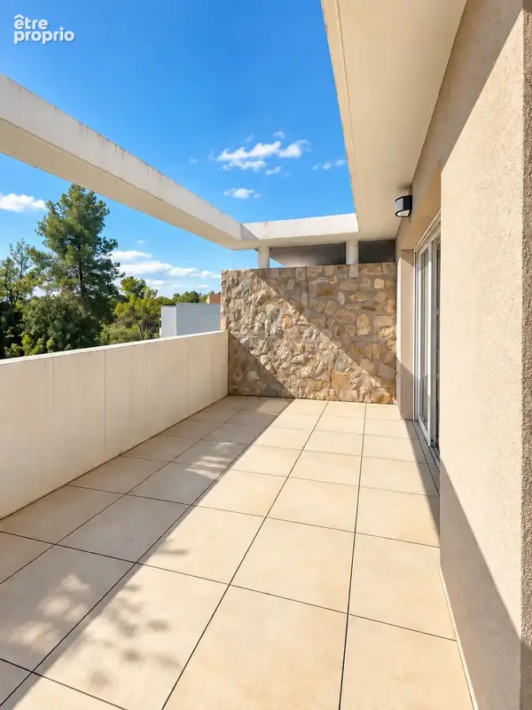 T2 dernier étage avec terrasse XXL, résidence récente, piscine et parking - photo 3