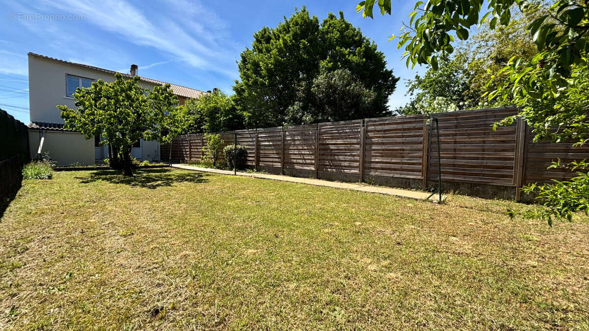 Maison Niort 4 pièces 98 m2 avec garage et dépendance. - photo 12