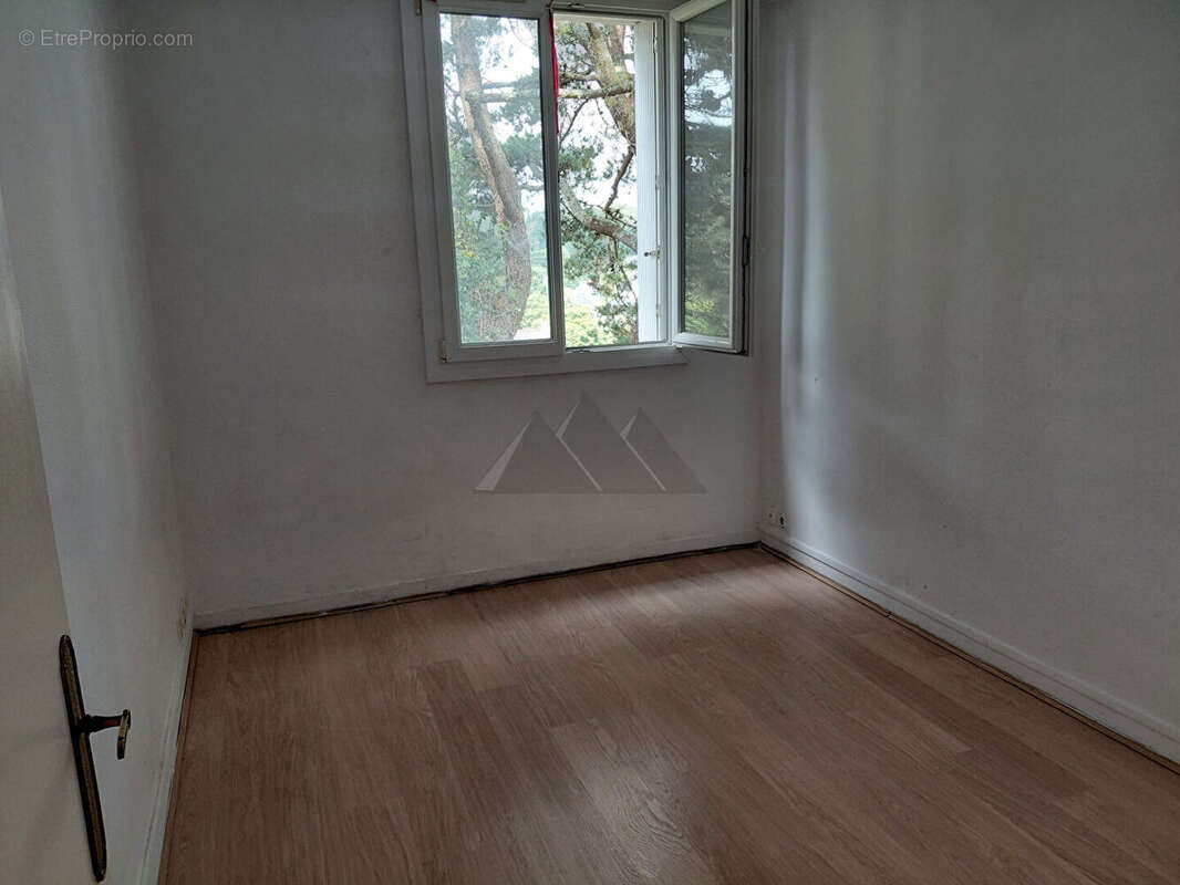 A VENDRE QUIMPER Appartement  3 pièces 2 ème étage - photo 2