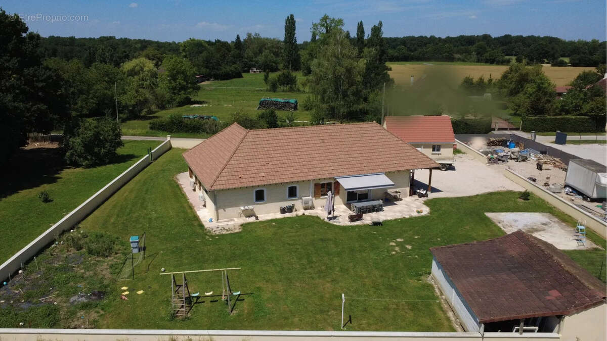 À 10 min de Louhans, découvrez cette maison familiale de charme au cœur d'un environnement privilégié - photo 27