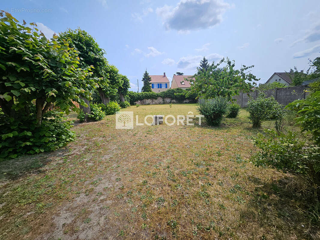 Terrain à CONFLANS-SAINTE-HONORINE