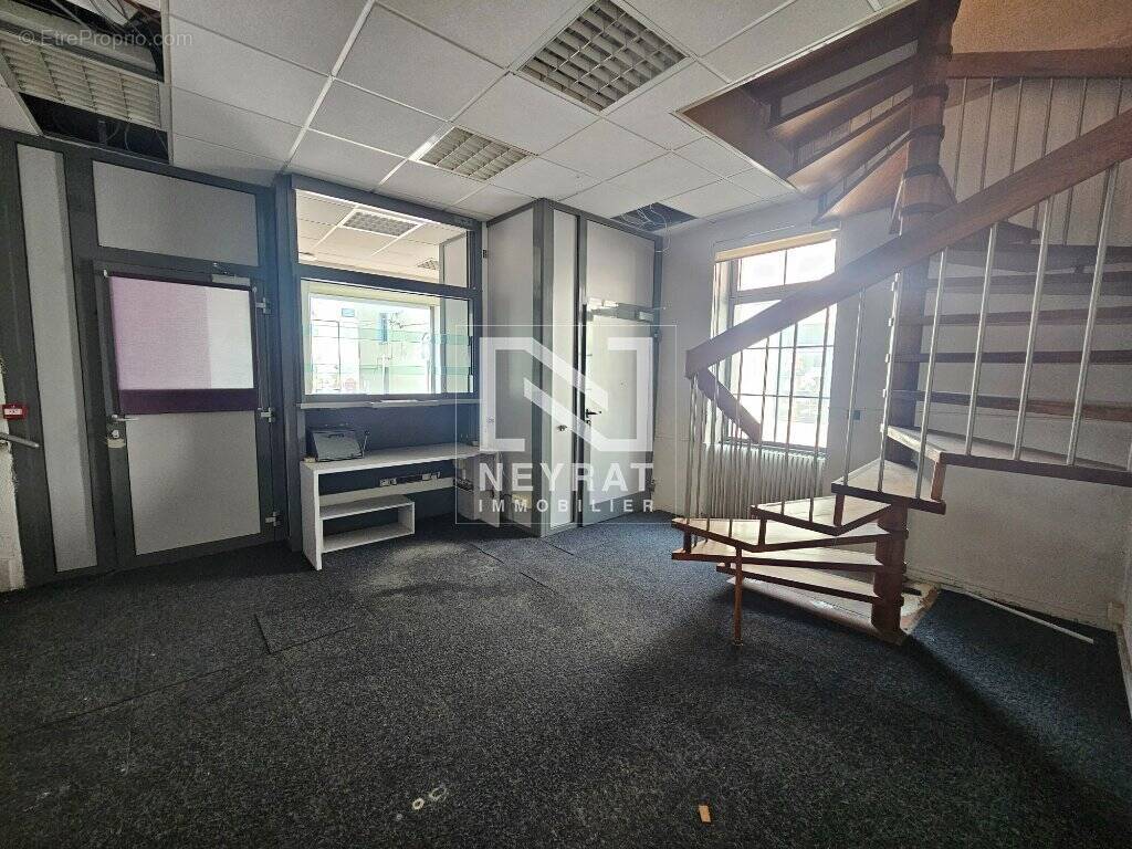 Commerce à SAINT-JEAN-DE-LOSNE